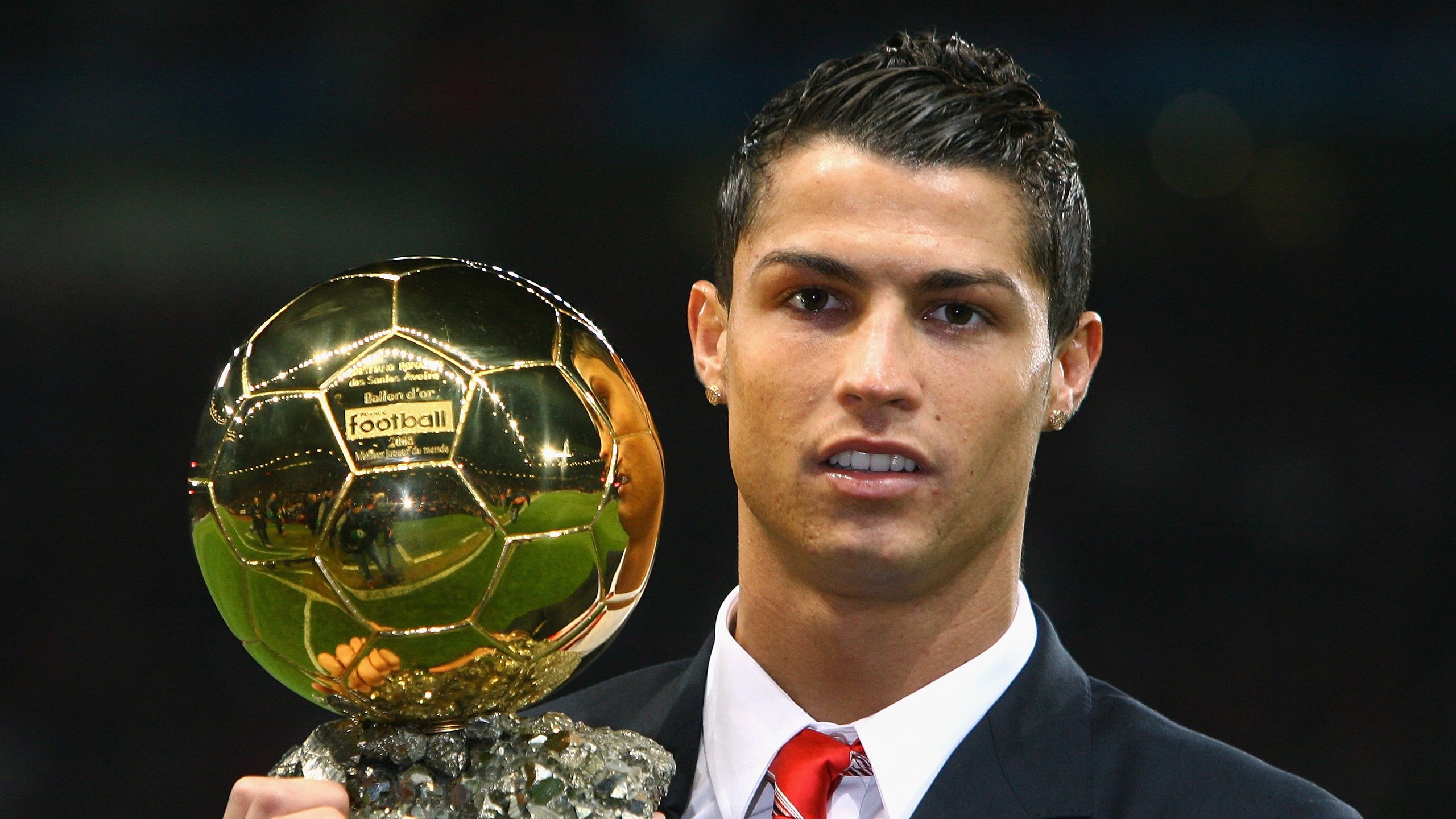 数字化足球运动训练数据的应用范围不断扩大，促进科学训练，足球数字设计